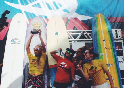 Campeã brasileira de longboard, Recife, 2017. Foto: arquivo pessoal. 